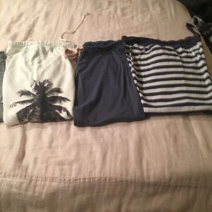 Blue cropped leggings with pink ribbon, T bahama